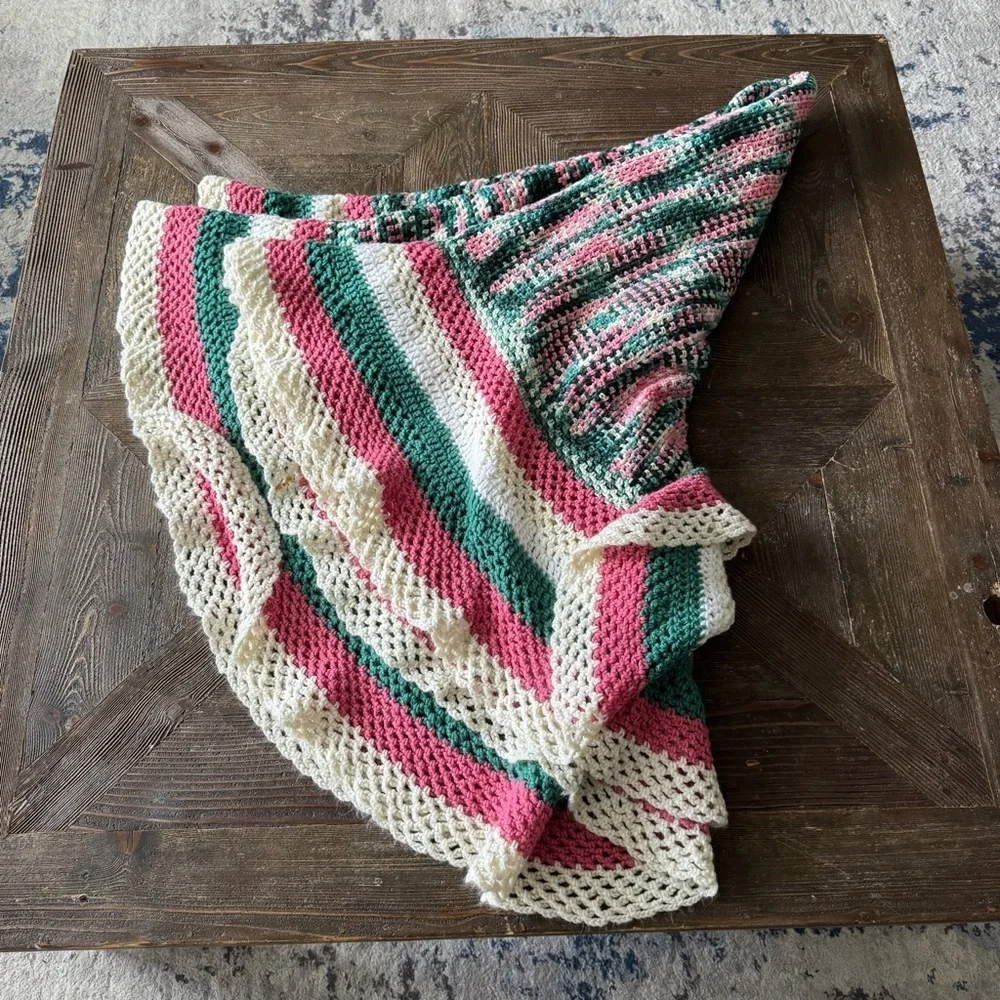 Vintage Handmade Crochet Blanket Throw Square Ruffle Flounce Edge